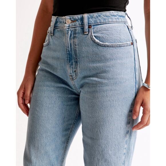 Abercrombie And Fitch The 90's Relaxed Jean High Rise Curve Love Blue 26 - Picture 4 of 16